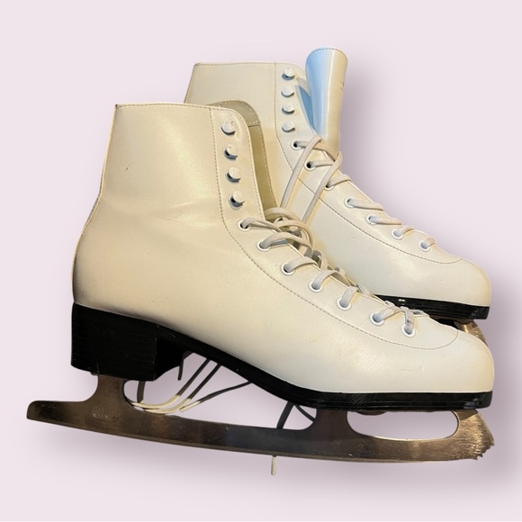 Women’s Figure Skates by American 
size 10
White - Picture 12 of 12
